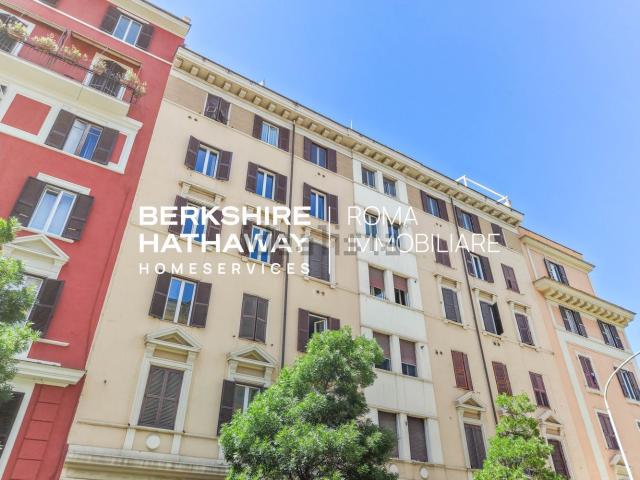 Appartamento in vendita di 210 m² in Via Albalonga
