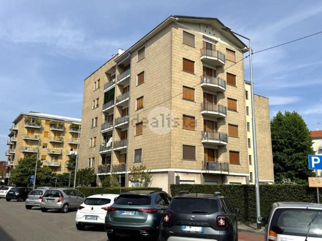 Appartamento in vendita di 210 m² in Via Alcide de Gasperi, 3