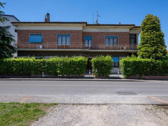 Appartamento in vendita di 210 m² in Via Aldo Moro, 147