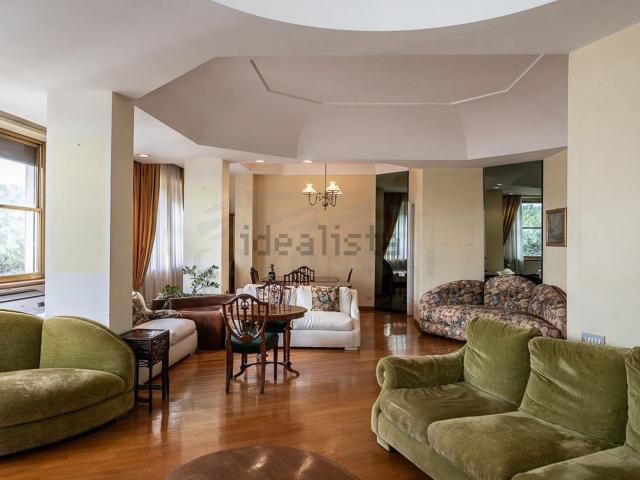 Appartamento in vendita di 210 m² in Via Alessandro Fleming