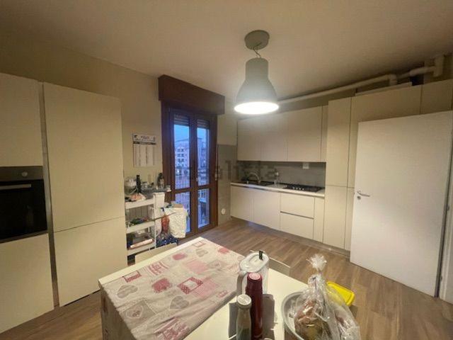 Appartamento in vendita di 210 m² in Via Alfredo Dino Ferrari, 46