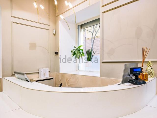 Appartamento in vendita di 210 m² in Via Germanico, 186