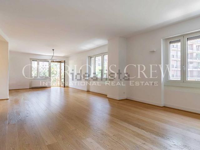 Appartamento in vendita di 210 m² in Via Giuseppe Frua, 26