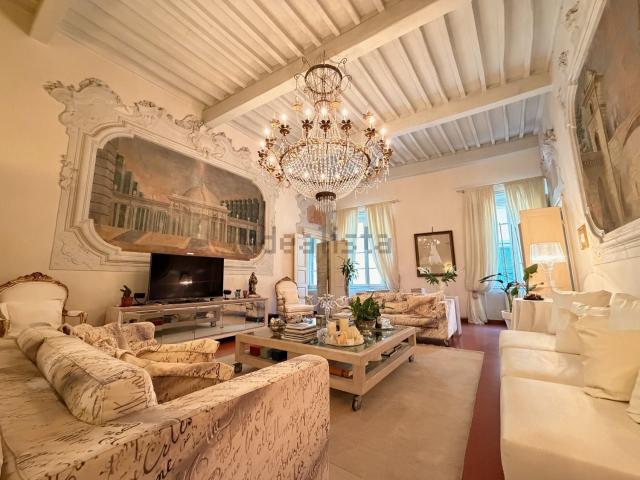 Appartamento in vendita di 210 m² in Via Giuseppe Mazzini, 78