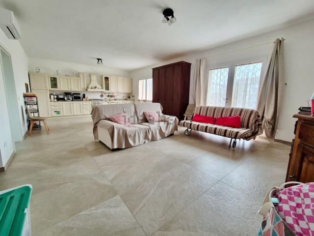 Appartamento in vendita di 210 m² in Via Giuseppe Toniolo