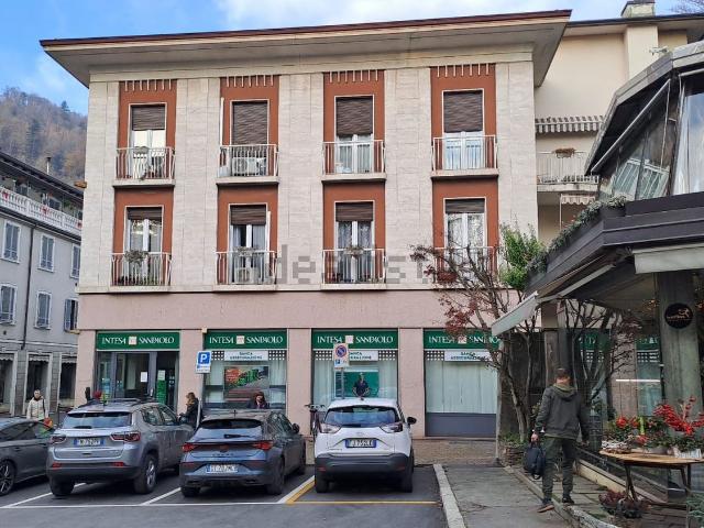 Appartamento in vendita di 210 m² in Via Gian Pietro Porro, 46