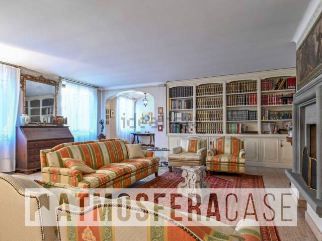 Appartamento in vendita di 210 m² in Via Giovanni XXIII Papa, 16
