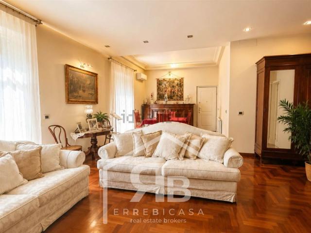 Appartamento in vendita di 210 m² in Via Domenico Lancia di Brolo