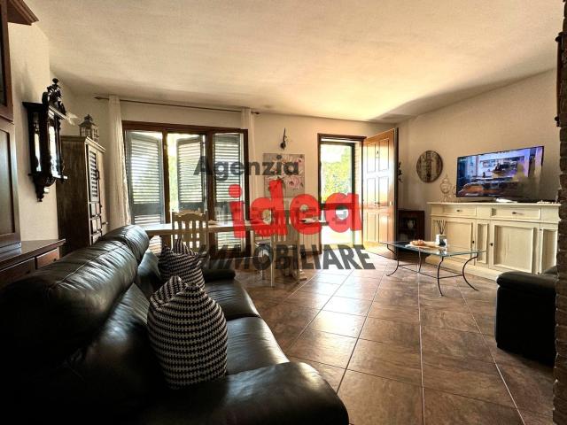 Appartamento in vendita di 210 m² in Via Dante Alighieri, 36