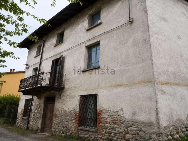 Appartamento in vendita di 210 m² in Via Dante Alighieri