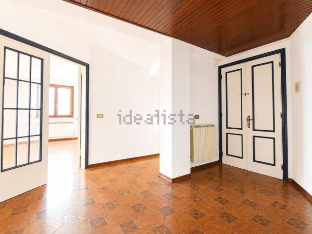 Appartamento in vendita di 210 m² in Via Dante Alighieri