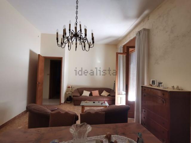 Appartamento in vendita di 210 m² in Via Dante Fiorentino