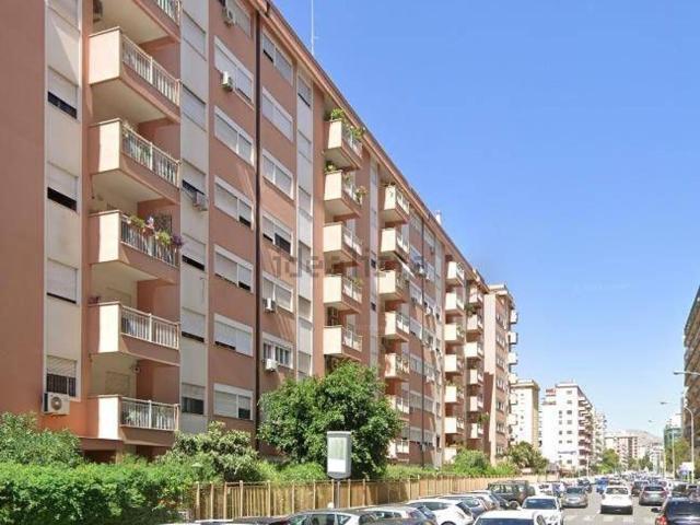 Appartamento in vendita di 210 m² in Via dei Nebrodi, 82