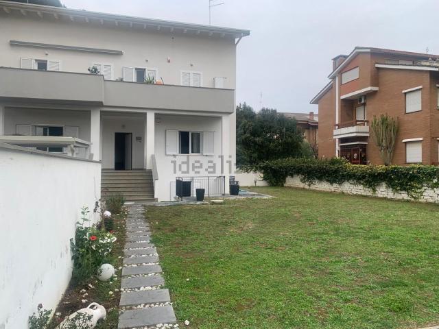 Appartamento in vendita di 210 m² in Via Euripide