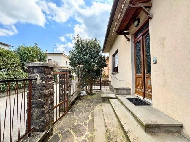 Appartamento in vendita di 210 m² in Via Fratelli Rosselli