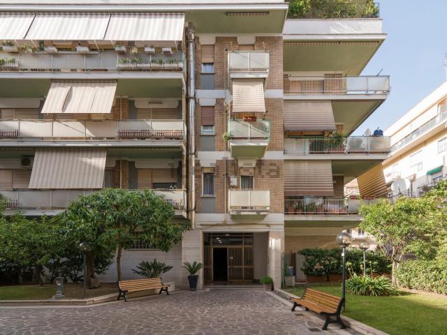 Appartamento in vendita di 210 m² in Via Innocenzo XI, 39
