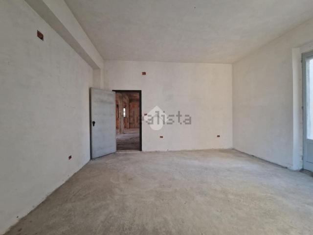 Appartamento in vendita di 210 m² in Via Locri, 8