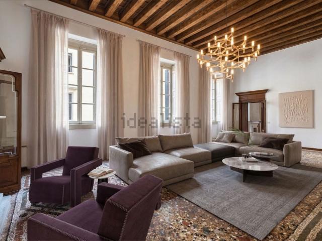 Appartamento in vendita di 210 m² in Via Leoncino, 18