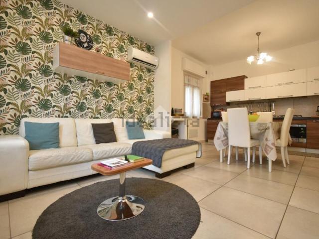 Appartamento in vendita di 210 m² in Via Luigi Settembrini, 18