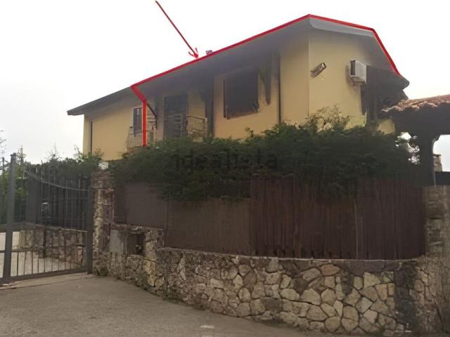 Appartamento in vendita di 210 m² in Via Savotani