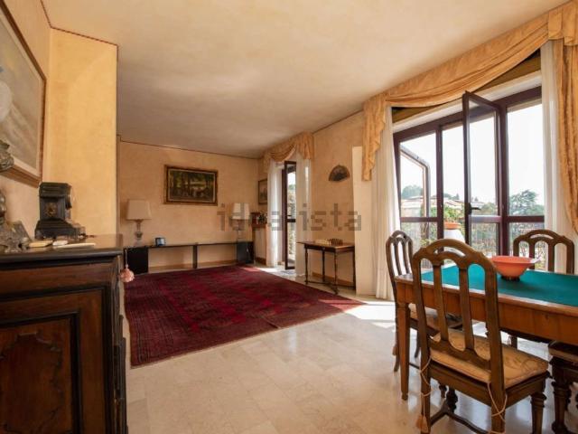 Appartamento in vendita di 210 m² in Via Sabotino
