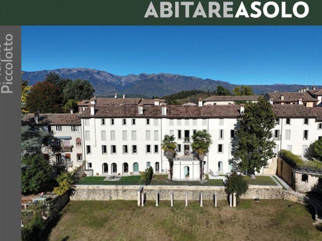Appartamento in vendita di 210 m² in Via San Caterina