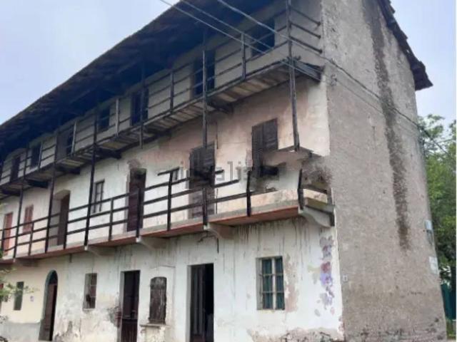 Appartamento in vendita di 210 m² in Via San Pietro