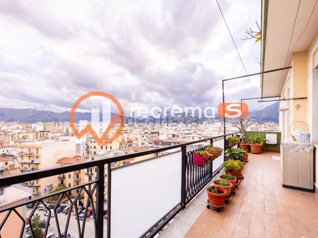 Appartamento in vendita di 210 m² in Via Serradifalco