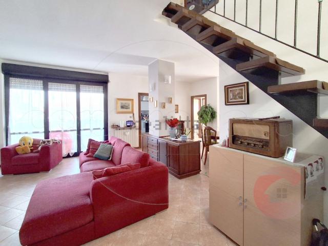 Appartamento in vendita di 210 m² in Via Podgora