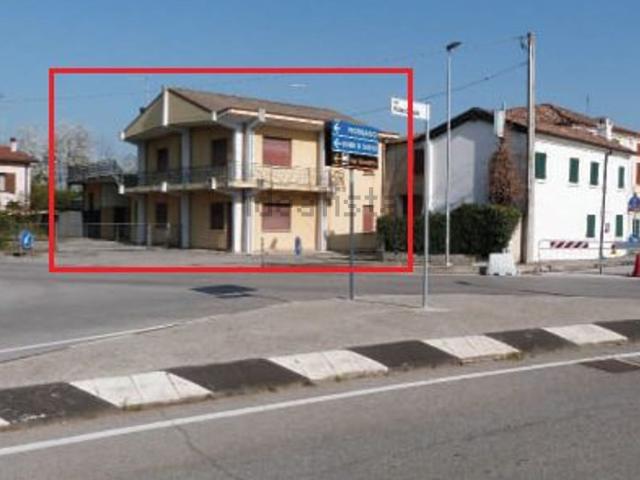Appartamento in vendita di 210 m² in Via Postumia, 32