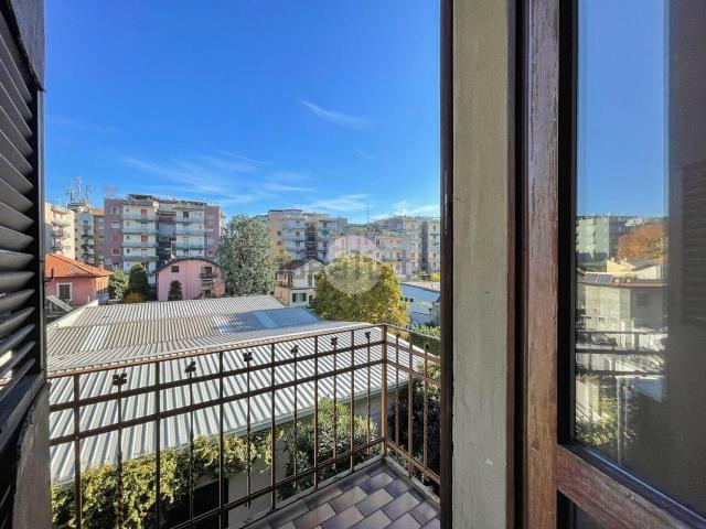 Appartamento in vendita di 210 m² in Via Pellegrino Rossi, 84
