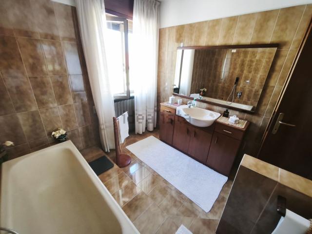 Appartamento in vendita di 210 m² in Via per Fornaci, 75