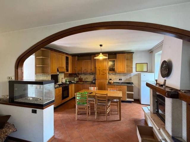 Appartamento in vendita di 210 m² in Via Roma