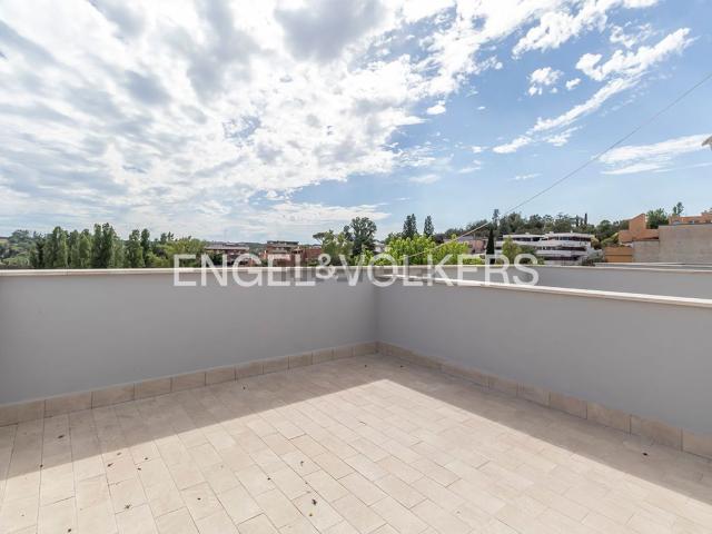 Appartamento in vendita di 210 m² in Via Romolo Gigliozzi