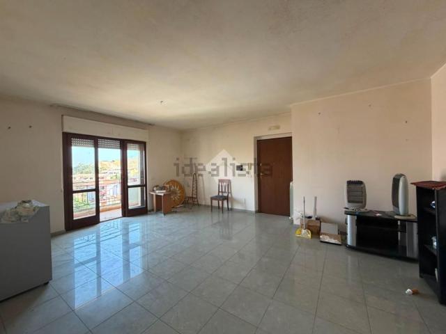 Appartamento in vendita di 210 m² in Via Repubblica Ceca, 6