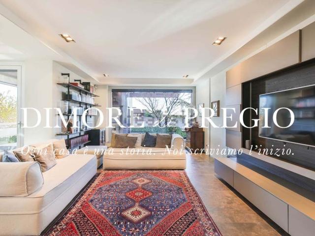 Appartamento in vendita di 210 m² in Via Residenza Idra Mi 2