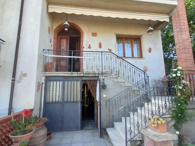 Appartamento in vendita di 210 m² in Via Vittorio Veneto