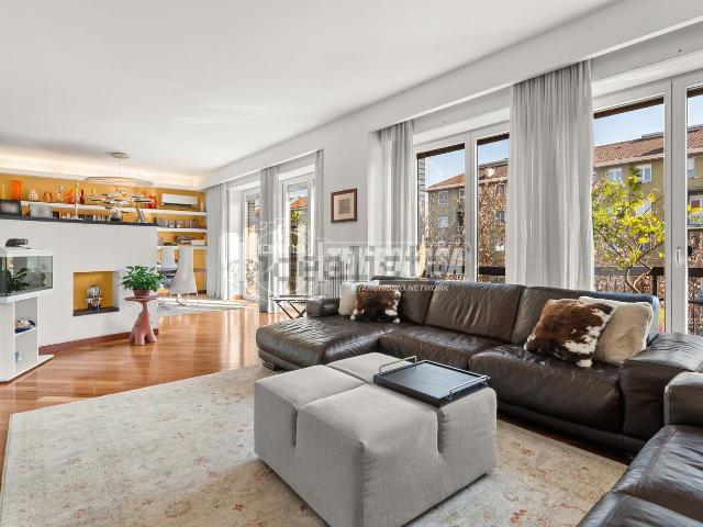 Appartamento in vendita di 210 m² in Viale Umbria, 97