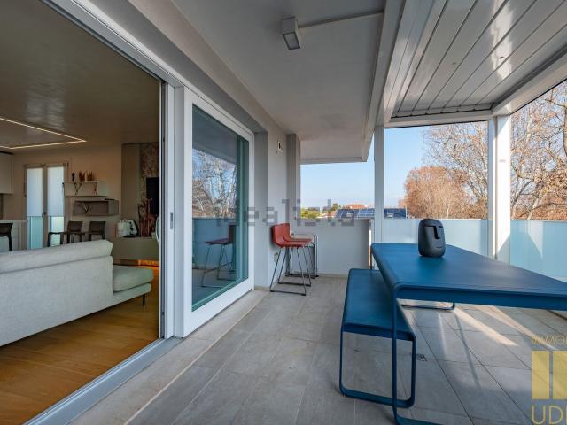 Appartamento in vendita di 210 m² in Viale Vat