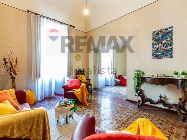 Appartamento in vendita di 210 m² in Viale Vittorio Veneto, 12
