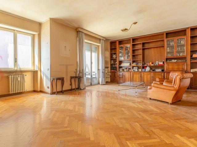 Appartamento in vendita di 210 m² in Viale Andrea Doria