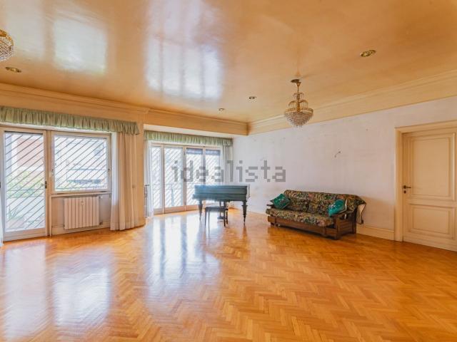 Appartamento in vendita di 210 m² in Viale dei Primati Sportivi, 66