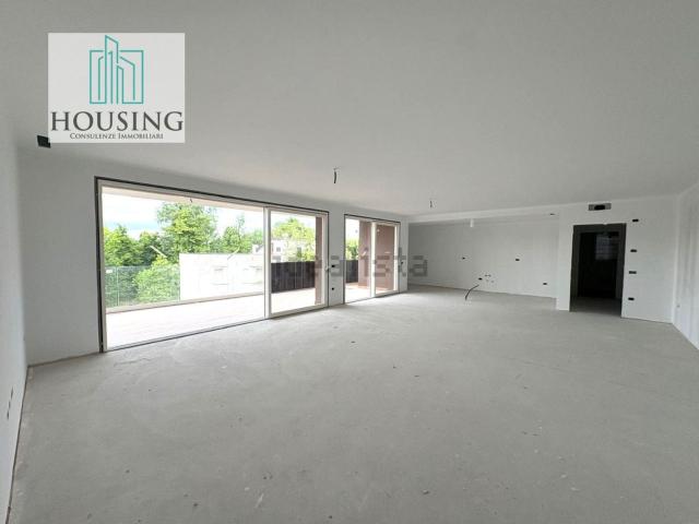 Appartamento in vendita di 210 m² in Viale delle Terme, 33