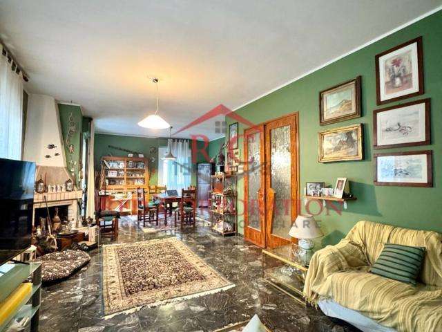 Appartamento in vendita di 210 m² in Viale Luciano Manara