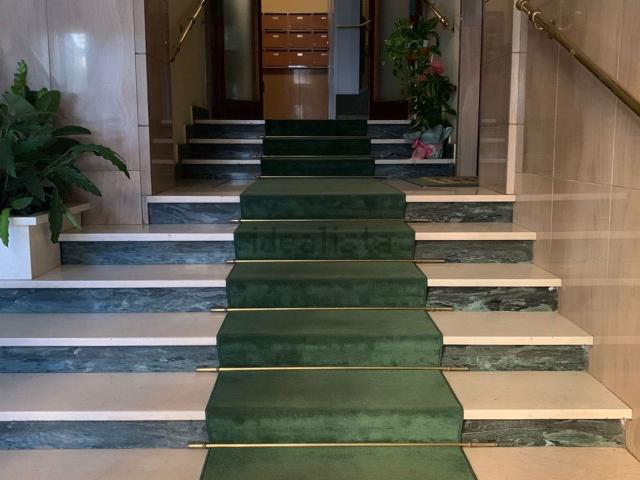 Appartamento in vendita di 210 m² in Viale Medaglie D&apos Oro
