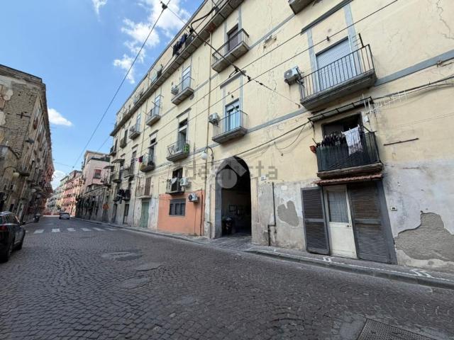 Appartamento in vendita di 210 m² in Corso San Giovanni a Teduccio, 898