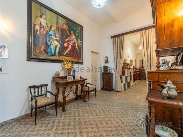 Appartamento in vendita di 210 m² in Piazza Giuseppe di Vittorio, 1