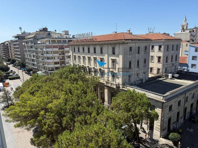 Appartamento in vendita di 210 m² in Piazza della Rinascita, 13