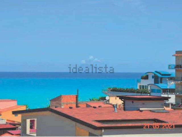 Appartamento in vendita di 211 m² in Via C. Colombo, 52