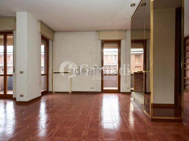 Appartamento in vendita di 211 m² in Via Amatore Sciesa, 6